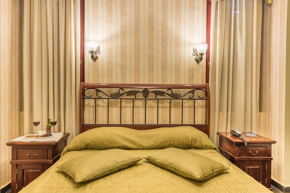 Theofilos Paradise Boutique Hotel — Hotel rooms in Lesvos Island