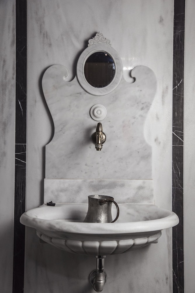Theofilos Paradise Boutique Hotel — Hotel rooms in Lesvos Island