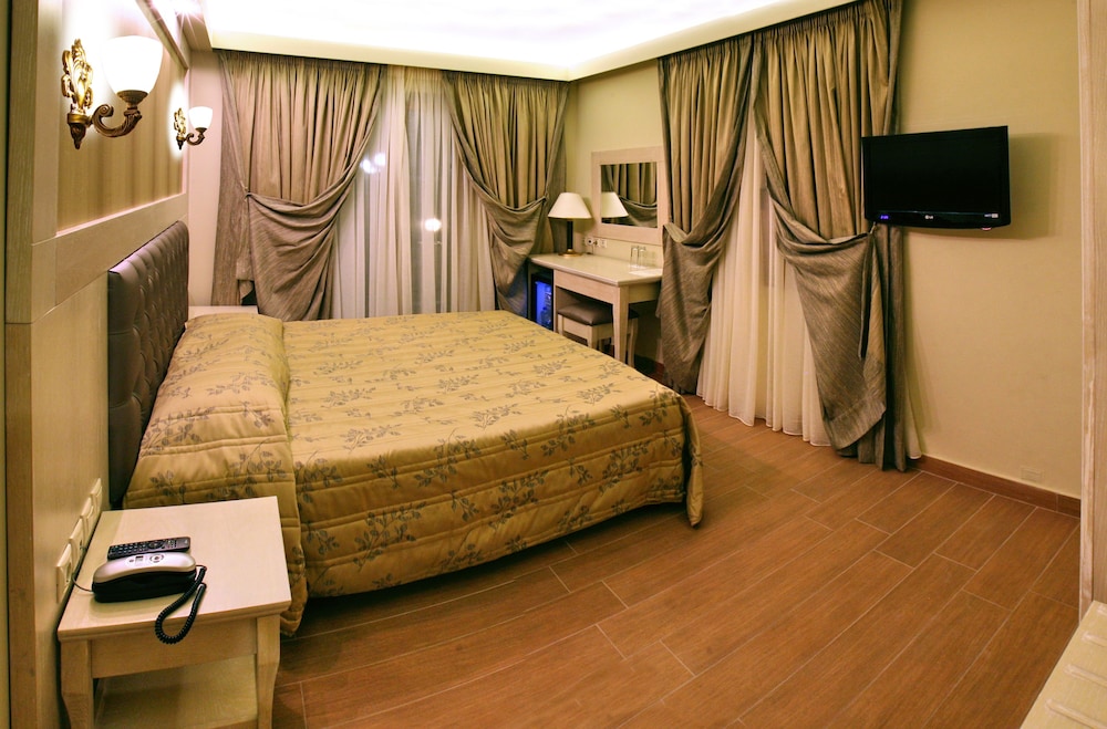 Theofilos Paradise Boutique Hotel — Hotel rooms in Lesvos Island