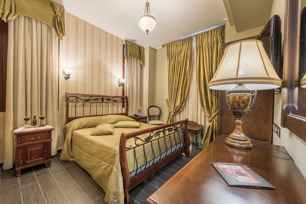 Theofilos Paradise Boutique Hotel — Hotel rooms in Lesvos Island