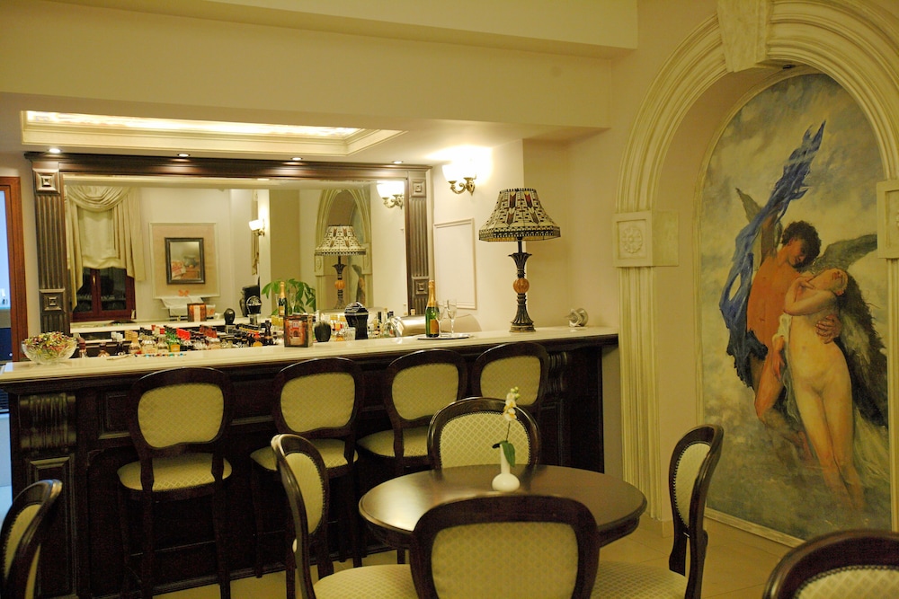 Theofilos Paradise Boutique Hotel — Hotel building in Lesvos Island