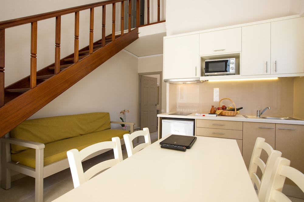 Trefon Hotel Apartments and Suites — Rooms in Rethymnon