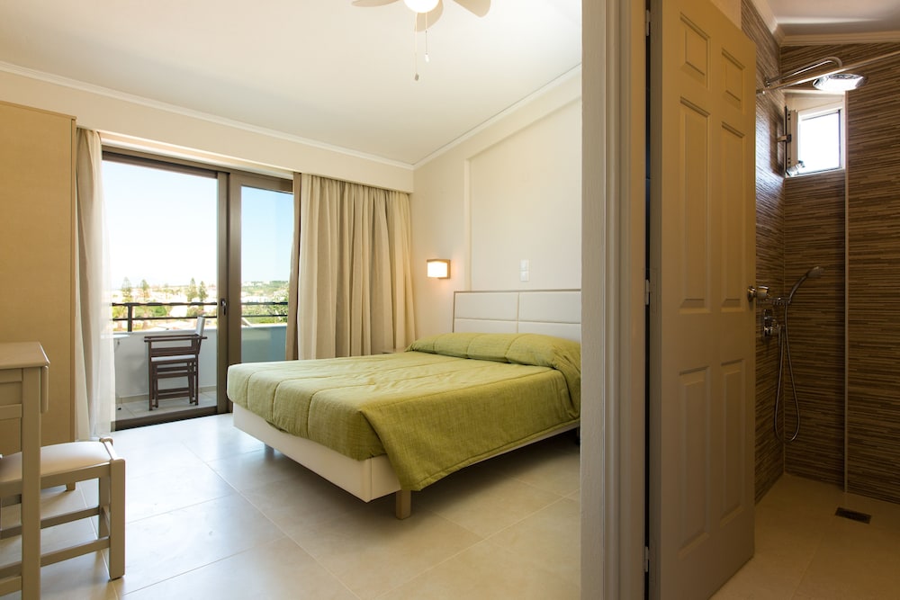 Trefon Hotel Apartments and Suites — Rooms in Rethymnon