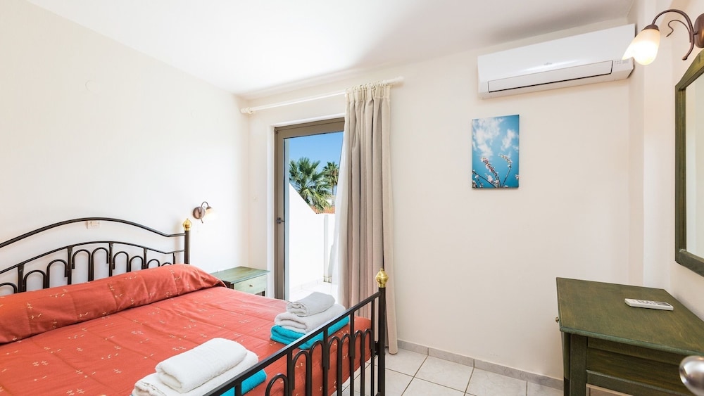 Trefon Hotel Apartments and Suites — Rooms in Rethymnon