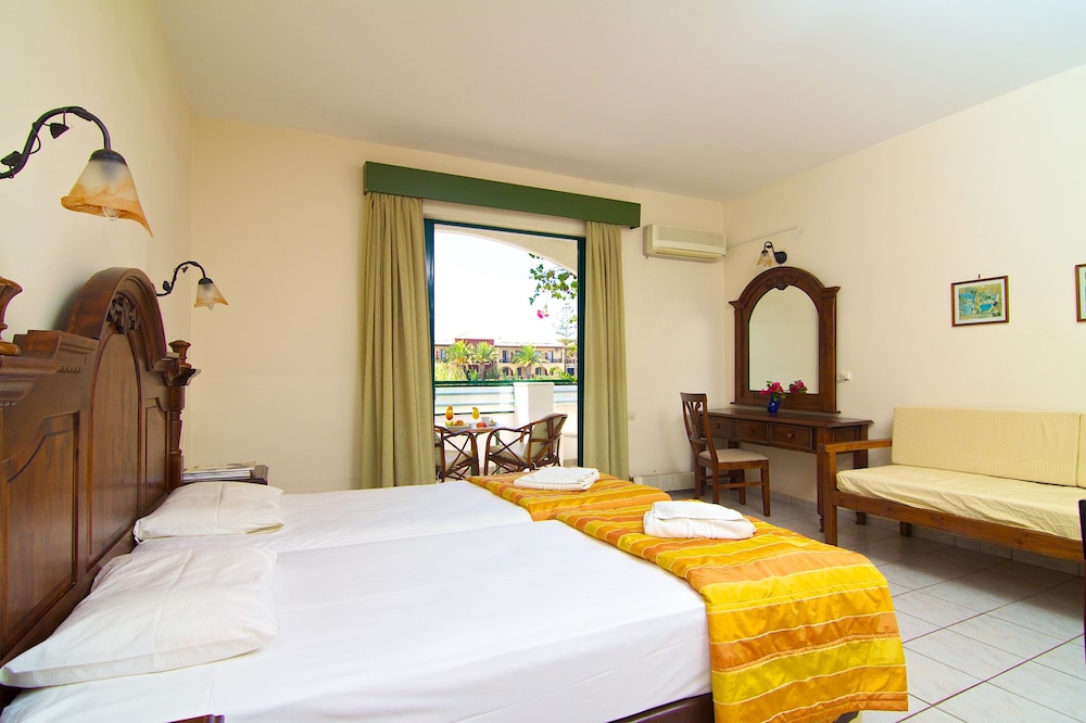 Trefon Hotel Apartments and Suites — Rooms in Rethymnon