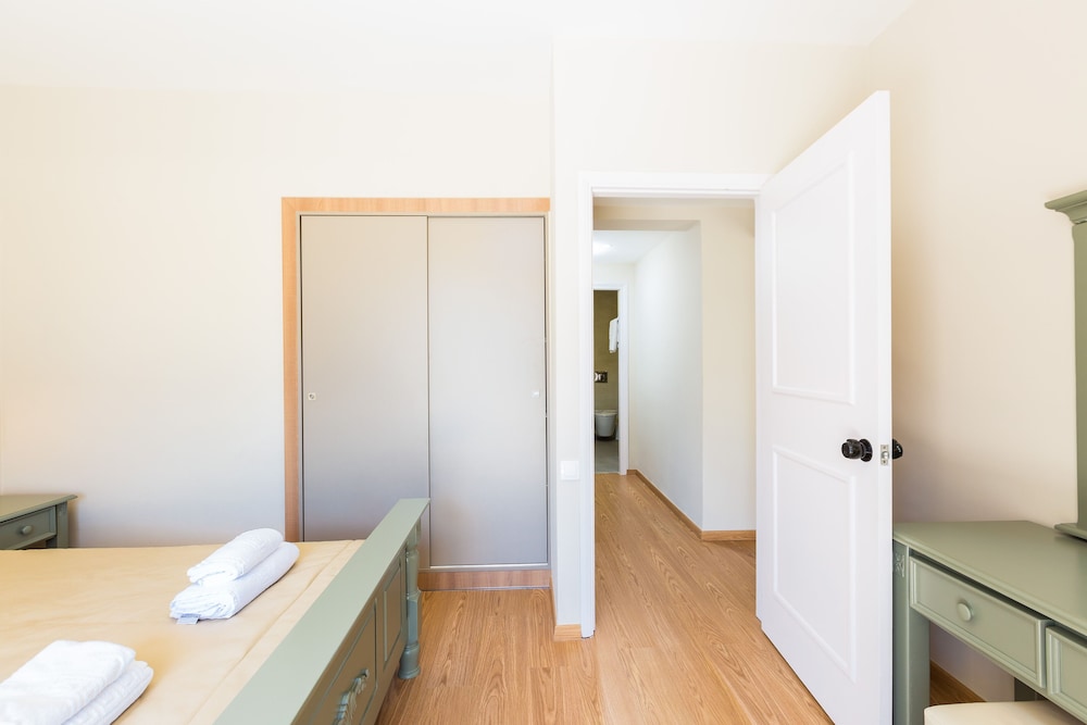 Trefon Hotel Apartments and Suites — Rooms in Rethymnon