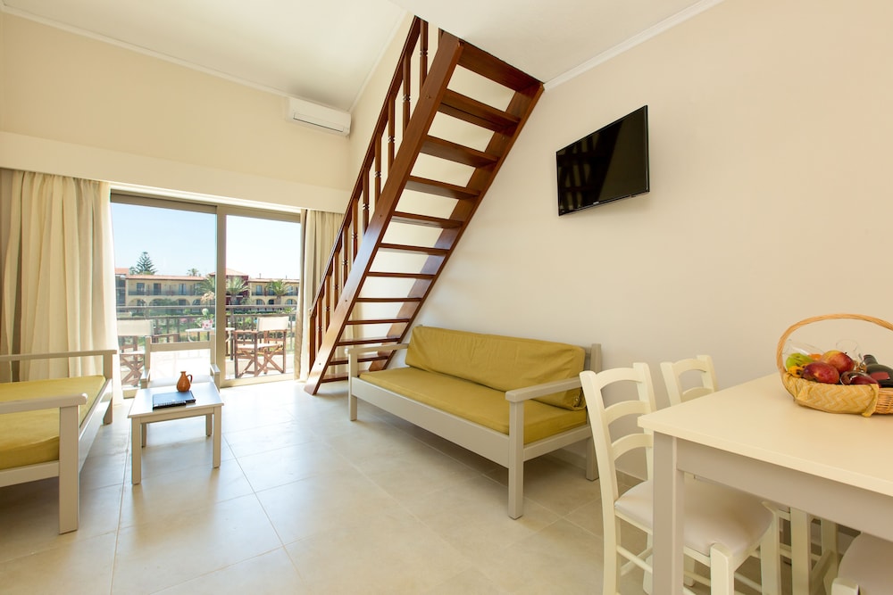 Trefon Hotel Apartments and Suites — Rooms in Rethymnon