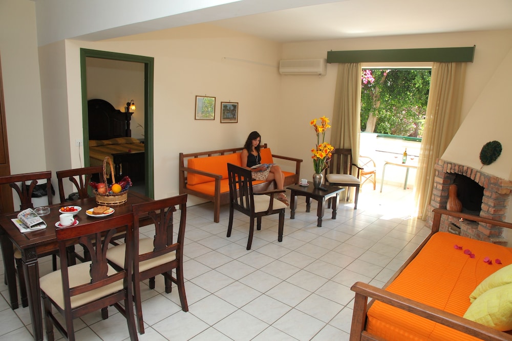 Trefon Hotel Apartments and Suites — Rooms in Rethymnon