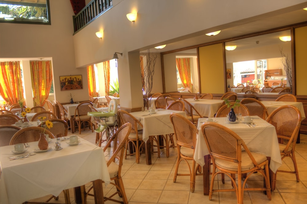 Trefon Hotel Apartments and Suites — Restaurant in Rethymnon