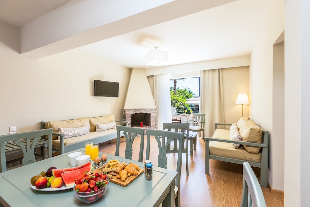 Trefon Hotel Apartments and Suites — Rooms in Rethymnon
