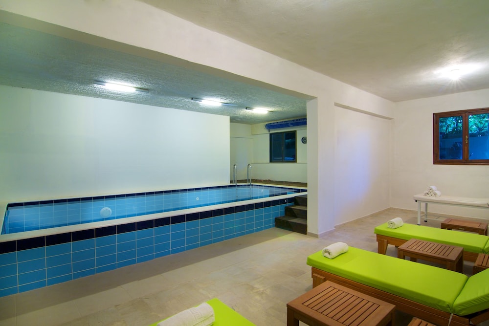 Trefon Hotel Apartments and Suites — Pool in Rethymnon