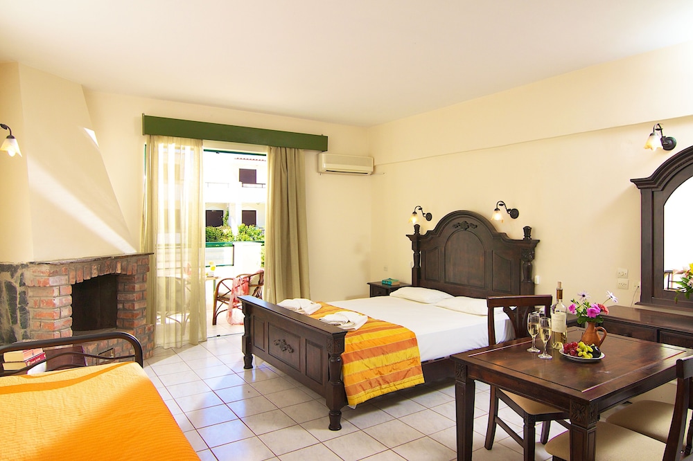 Trefon Hotel Apartments and Suites — Rooms in Rethymnon
