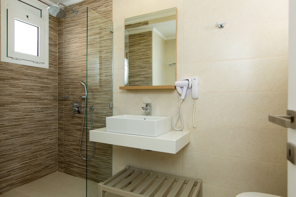 Trefon Hotel Apartments and Suites — Rooms in Rethymnon