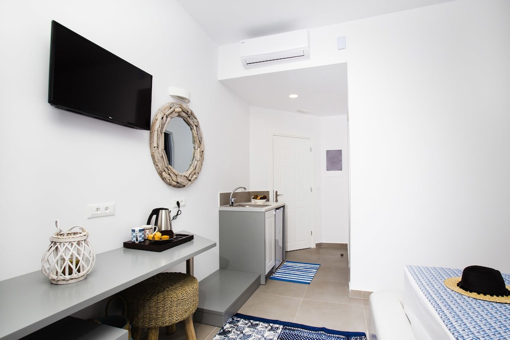 Lindos Portes Suites - Adults Only — Hotel rooms in Lindos, South Aegean