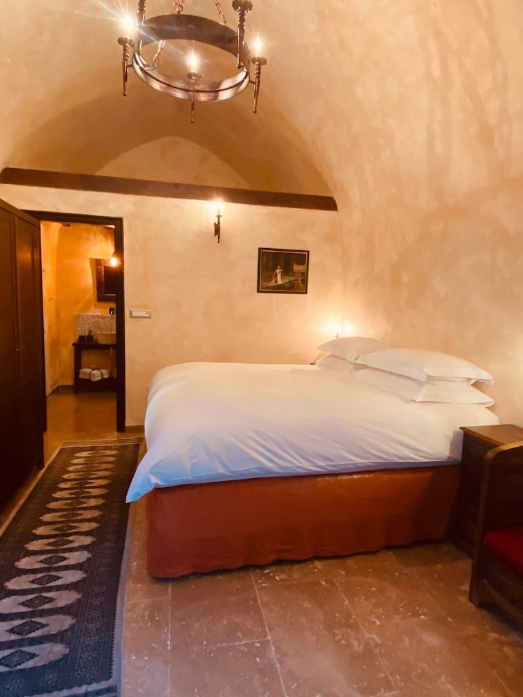 Spirit Of The Knights Boutique — Hotel rooms in Rhodes Town, South Aegean