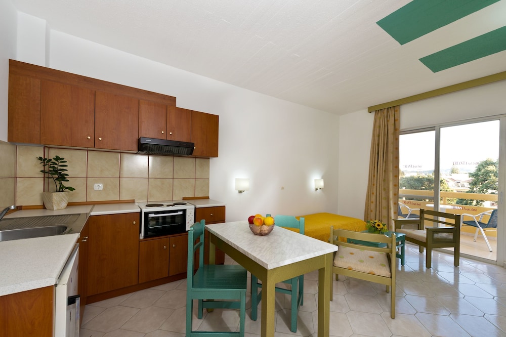 Trianta Hotel Apartments — Hotel rooms in Ialyssos, South Aegean