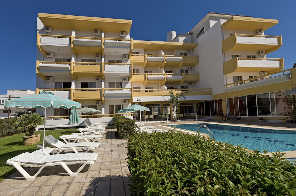 Trianta Hotel Apartments — Swimming pool in Ialyssos, South Aegean