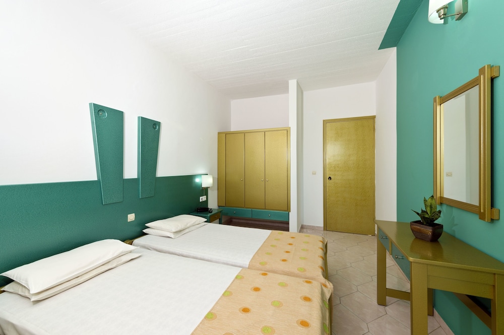Trianta Hotel Apartments — Hotel rooms in Ialyssos, South Aegean