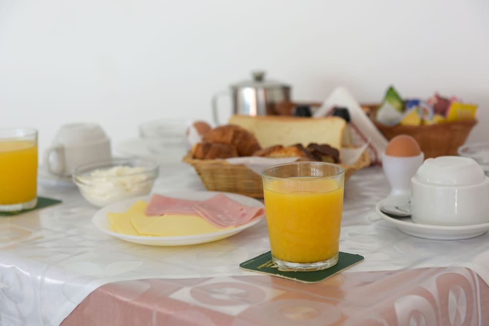 Trianta Hotel Apartments — Restaurant & bars in Ialyssos, South Aegean