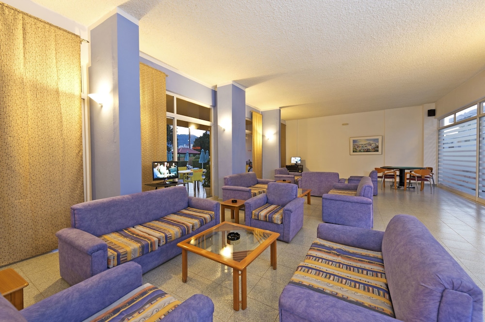 Trianta Hotel Apartments — Hotel building in Ialyssos, South Aegean