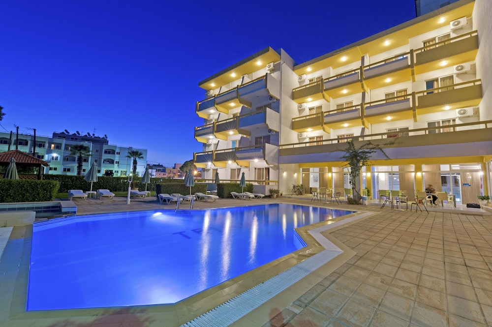 Trianta Hotel Apartments — Main photo in Ialyssos, South Aegean