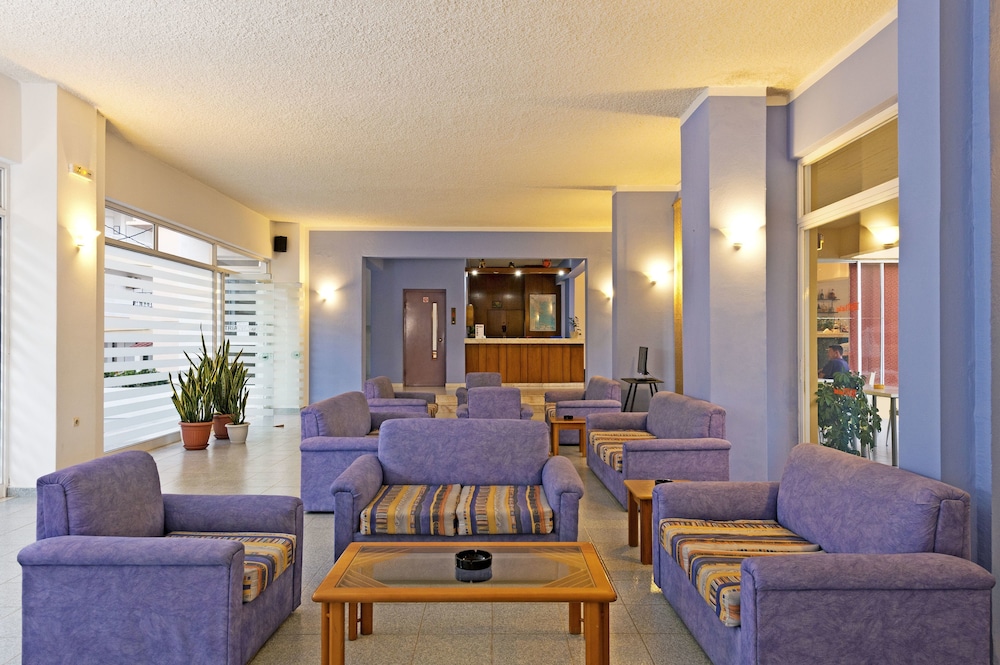 Trianta Hotel Apartments — Hotel building in Ialyssos, South Aegean