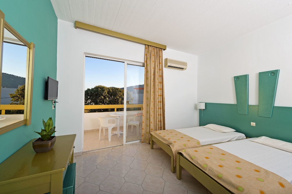 Trianta Hotel Apartments — Hotel rooms in Ialyssos, South Aegean