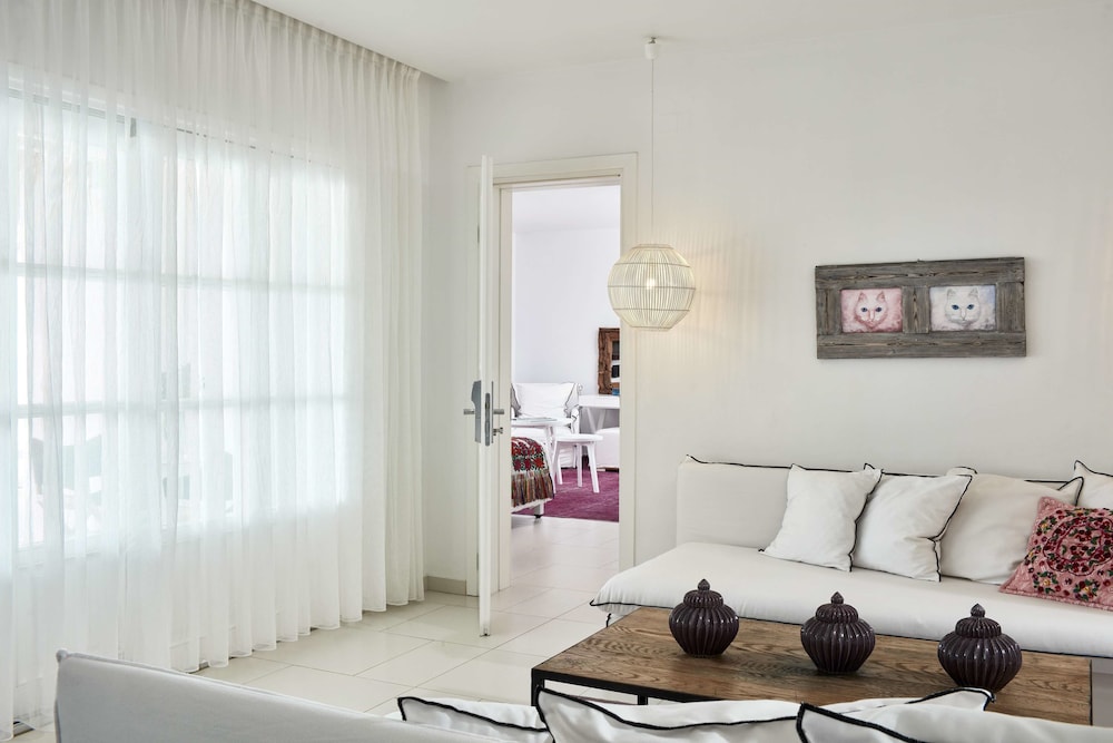 Myconian Villa Collection - Preferred Hotels & Resorts — Hotel rooms in Elia, South Aegean