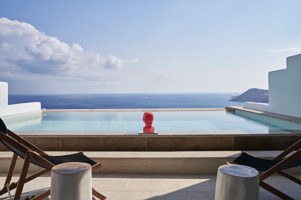 Myconian Villa Collection - Preferred Hotels & Resorts — Swimming pool in Elia, South Aegean