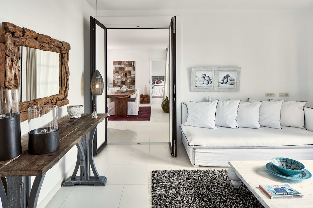 Myconian Villa Collection - Preferred Hotels & Resorts — Hotel rooms in Elia, South Aegean
