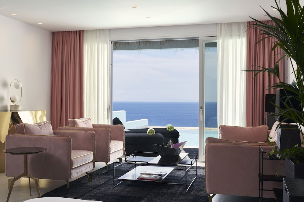 Myconian Villa Collection - Preferred Hotels & Resorts — Hotel rooms in Elia, South Aegean