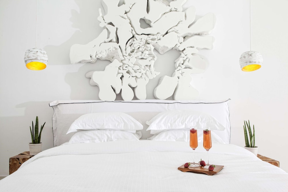 Myconian Villa Collection - Preferred Hotels & Resorts — Hotel rooms in Elia, South Aegean