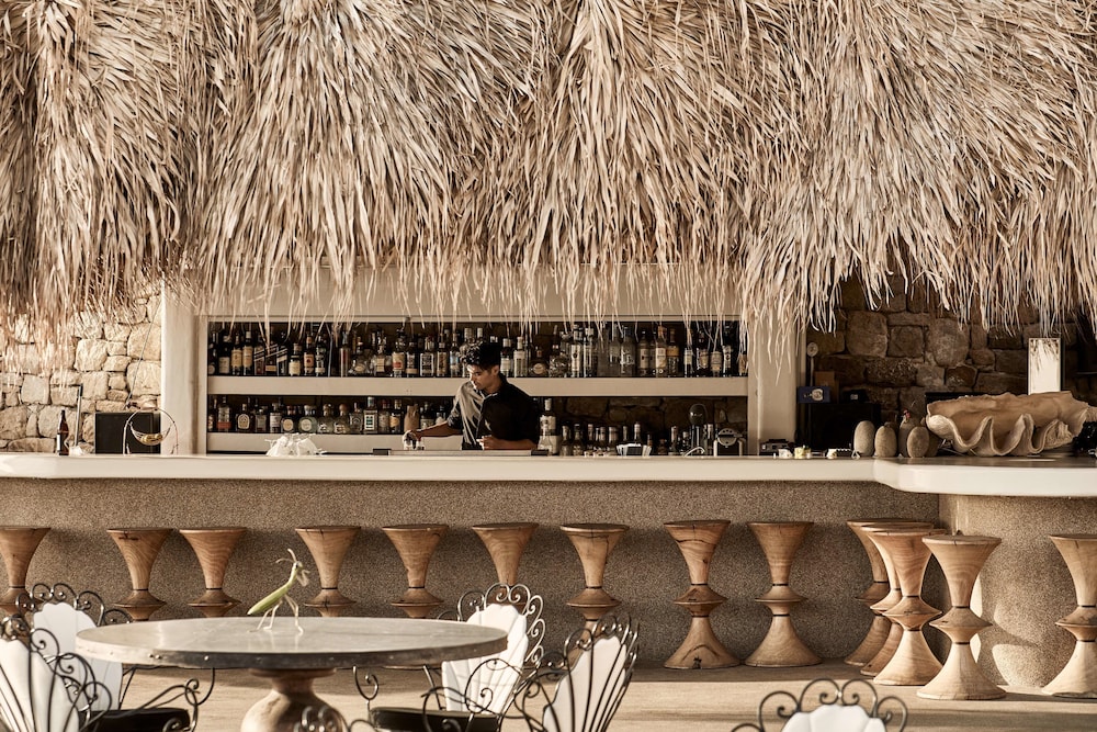 Myconian Villa Collection - Preferred Hotels & Resorts — Restaurant & bars in Elia, South Aegean
