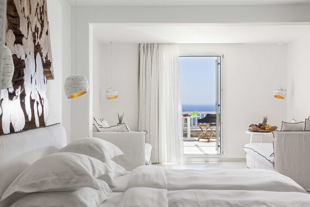 Myconian Villa Collection - Preferred Hotels & Resorts — Hotel rooms in Elia, South Aegean