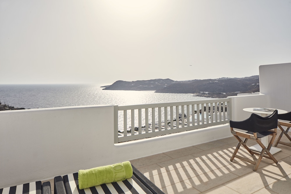 Myconian Villa Collection - Preferred Hotels & Resorts — Hotel rooms in Elia, South Aegean