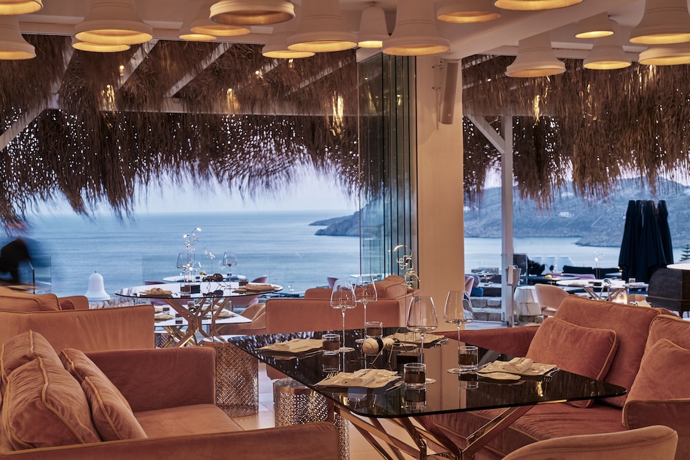 Myconian Villa Collection - Preferred Hotels & Resorts — Restaurant & bars in Elia, South Aegean