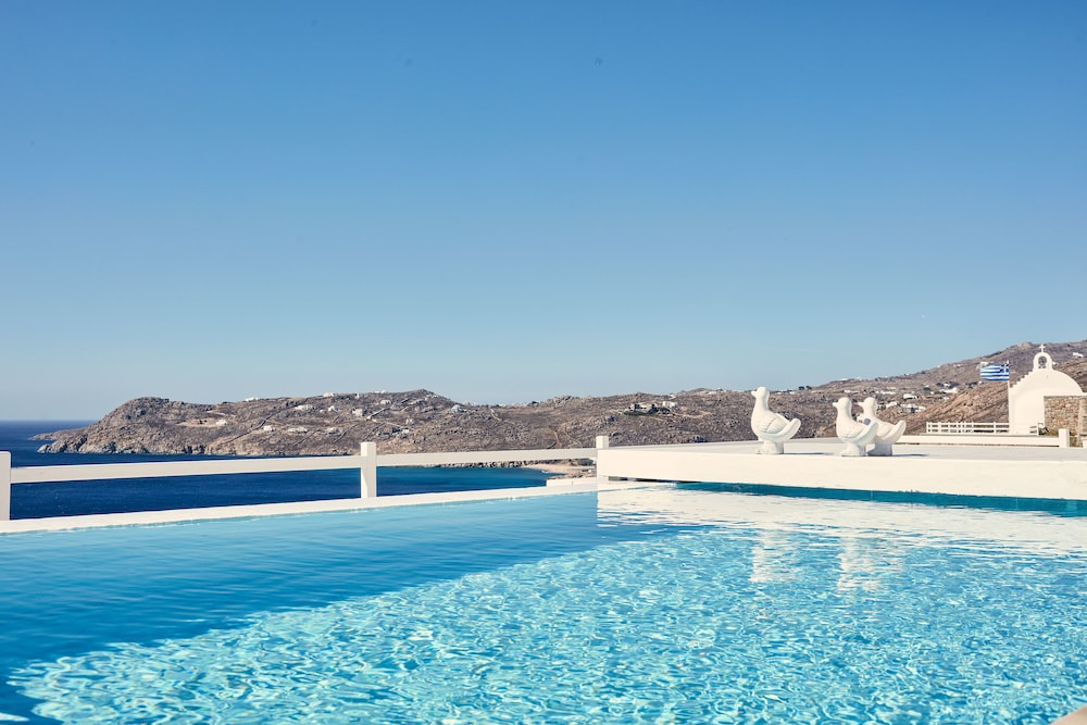 Myconian Villa Collection - Preferred Hotels & Resorts — Swimming pool in Elia, South Aegean