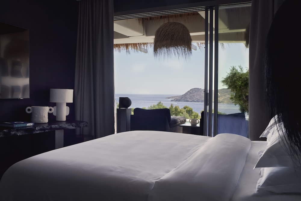 Myconian Villa Collection - Preferred Hotels & Resorts — Hotel rooms in Elia, South Aegean