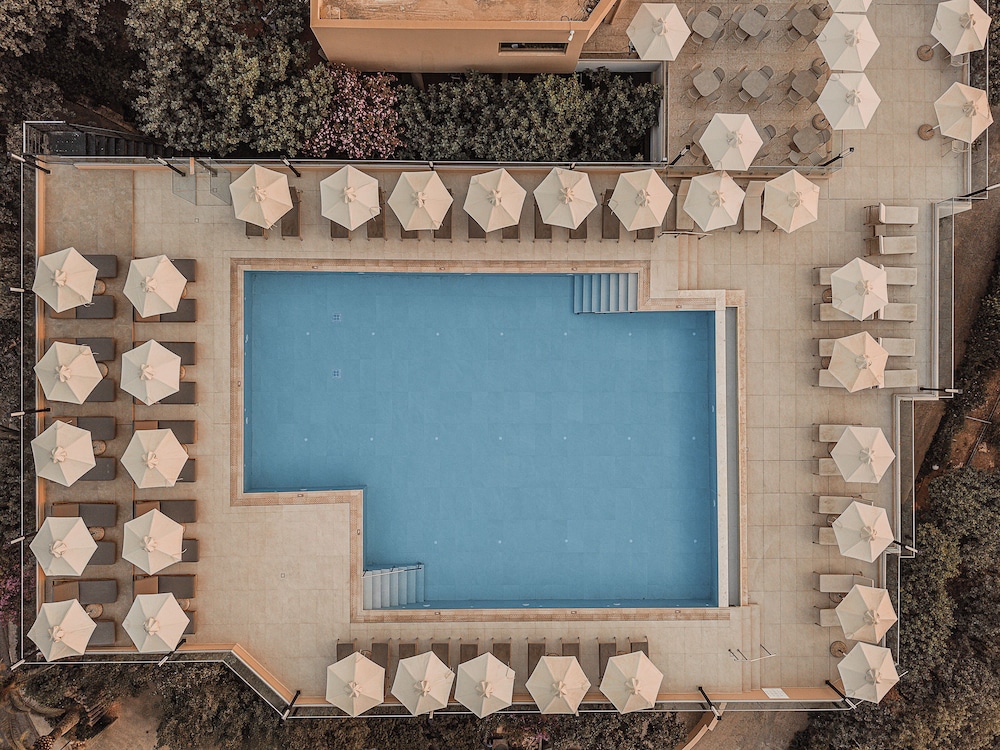 Mitsis Bali Paradise — Swimming pool in Bali