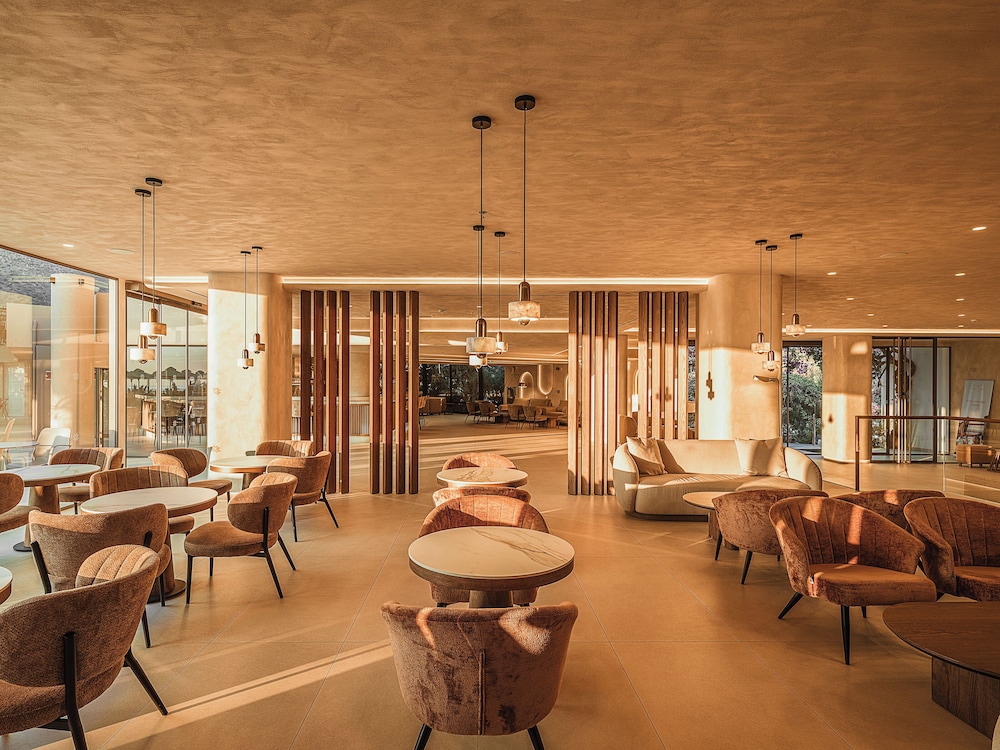 Mitsis Bali Paradise — Restaurant & bars in Bali