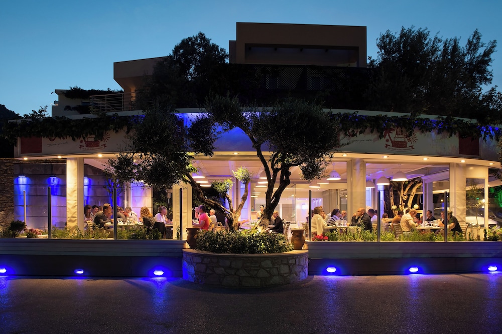 Mitsis Bali Paradise — Restaurant & bars in Bali