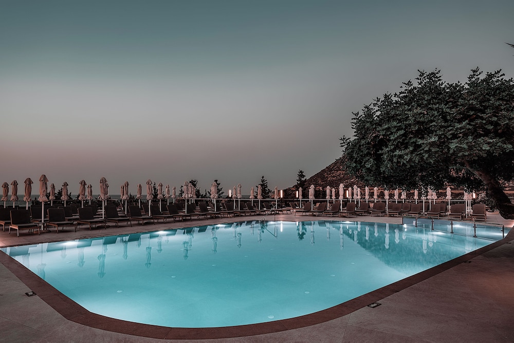 Mitsis Bali Paradise — Swimming pool in Bali