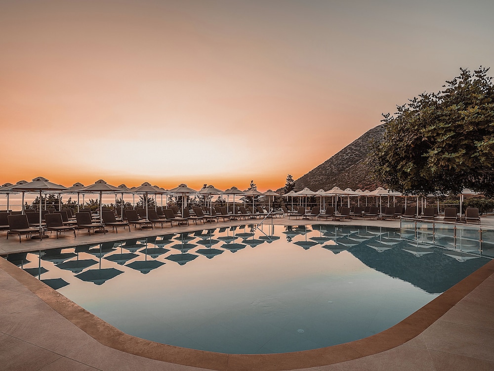 Mitsis Bali Paradise — Swimming pool in Bali