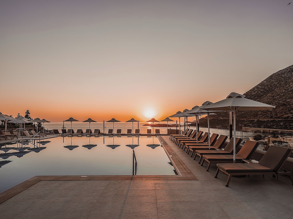 Mitsis Bali Paradise — Swimming pool in Bali