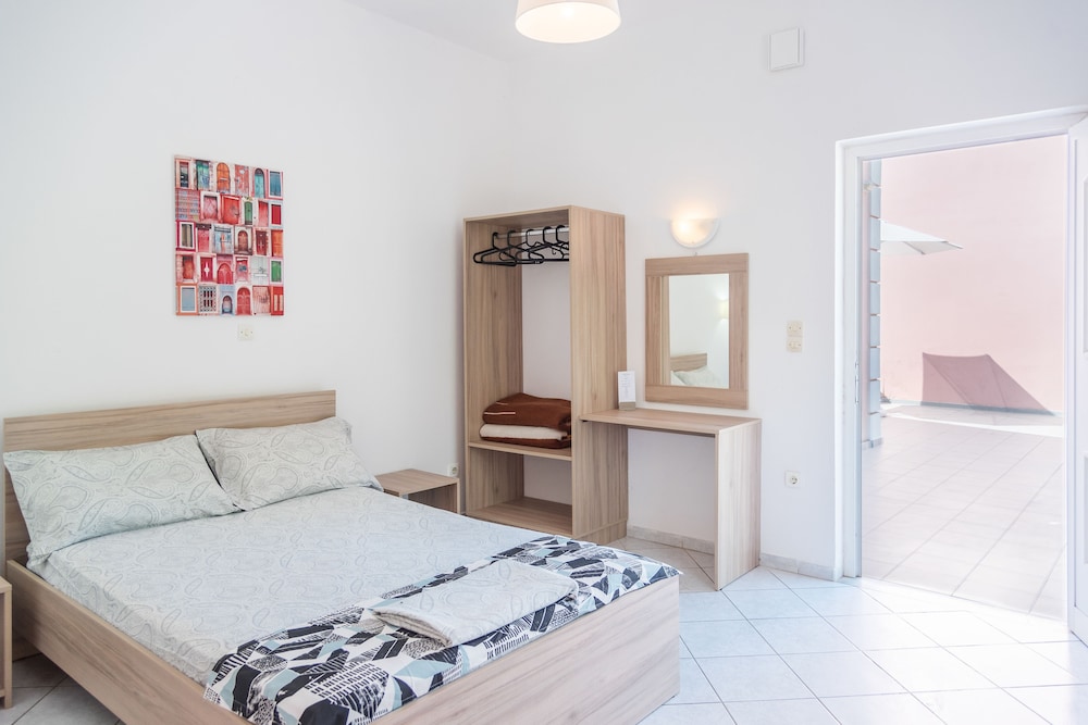 Fardini Seaside Hotel — Hotel rooms in Lefkimmi (Corfu), Ionian Islands