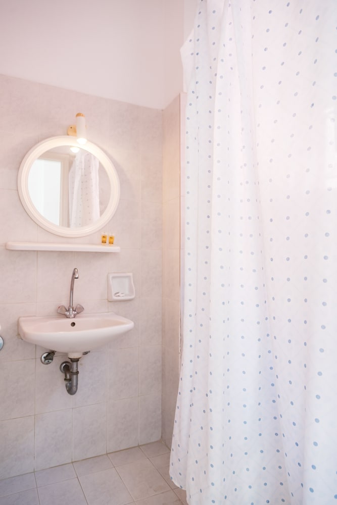 Fardini Seaside Hotel — Hotel rooms in Lefkimmi (Corfu), Ionian Islands