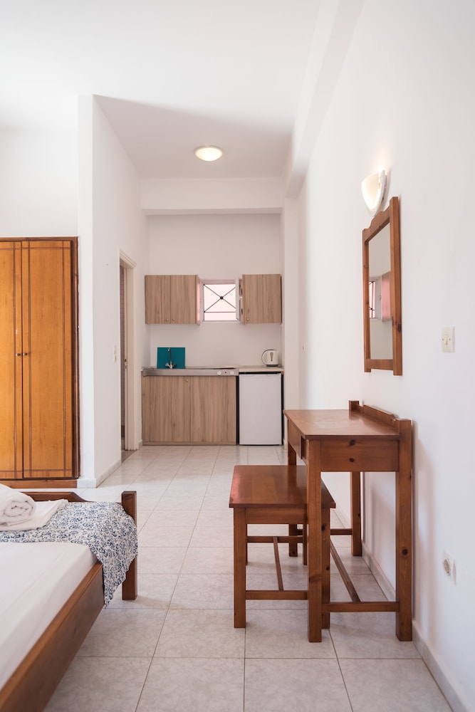 Fardini Seaside Hotel — Hotel rooms in Lefkimmi (Corfu), Ionian Islands