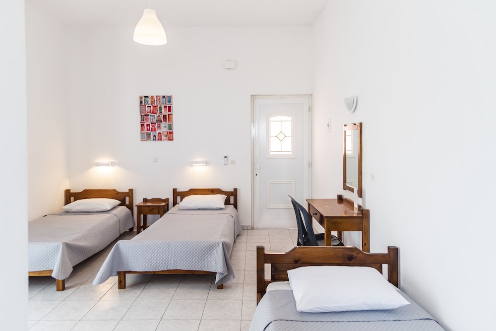 Fardini Seaside Hotel — Hotel rooms in Lefkimmi (Corfu), Ionian Islands