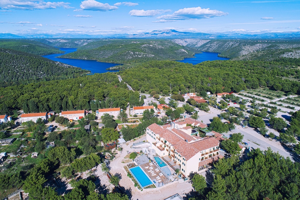 Vrata Krke Hotel