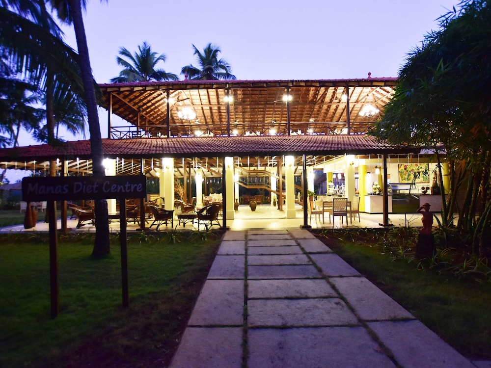 Mercure Goa Devaaya Resort - An Accor Hotels Brand — Hotel building in Divar Island, Goa